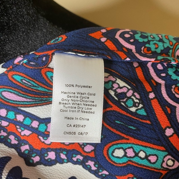 Talbots Vibrant Paisley Top - Picture 7 of 7